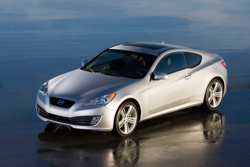 Illustration for article titled 2010 Hyundai Genesis Coupe Spied In Santa Monica